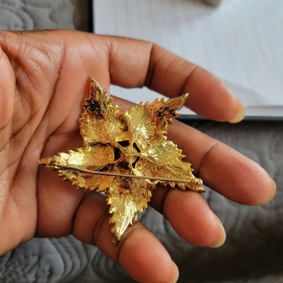 Vintage Pastel Multi Colored Enamel Plumeria Flower Brooch, Golf - Picture 2 of 2